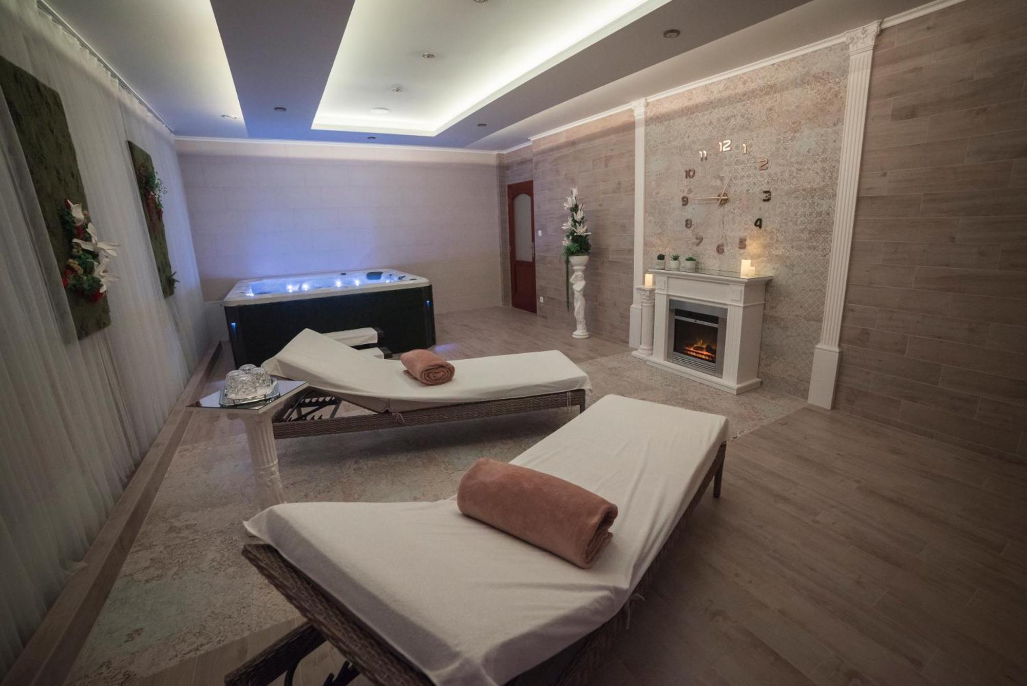 Hotel Alfa Giraltovce Экстерьер фото